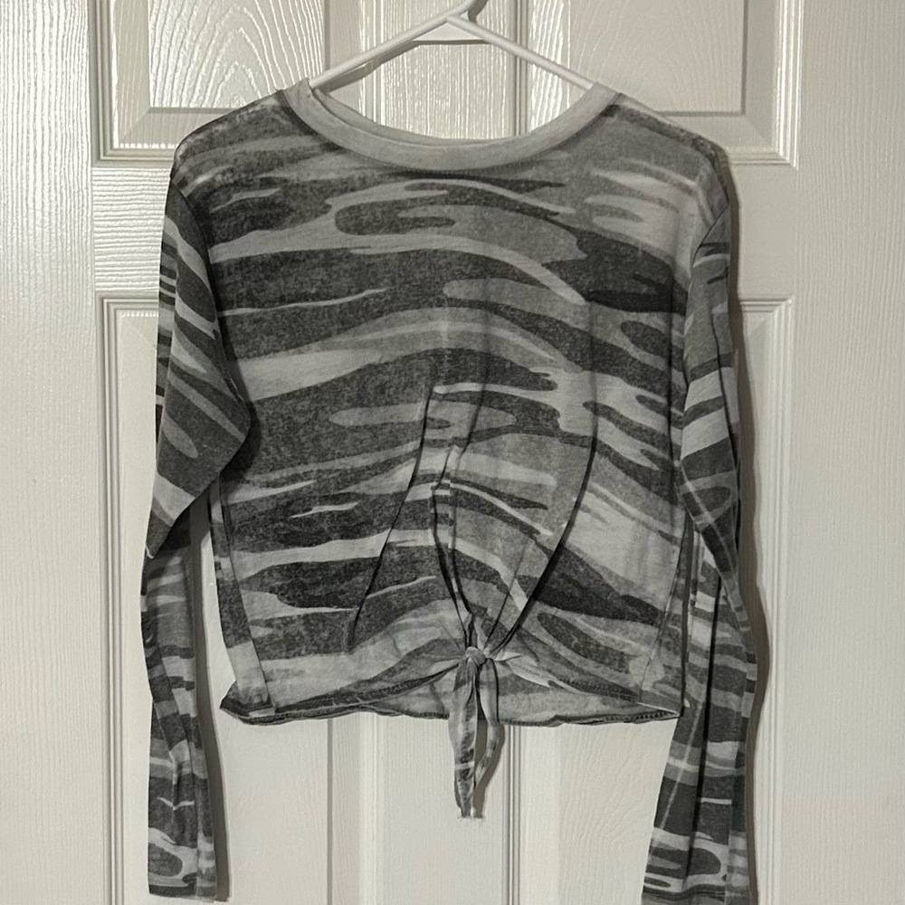 Vintage Gray Crop‎ Tie Front Long Sleeve Tee